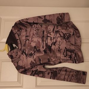 Boys Under Armour camo hoodie. Size M.